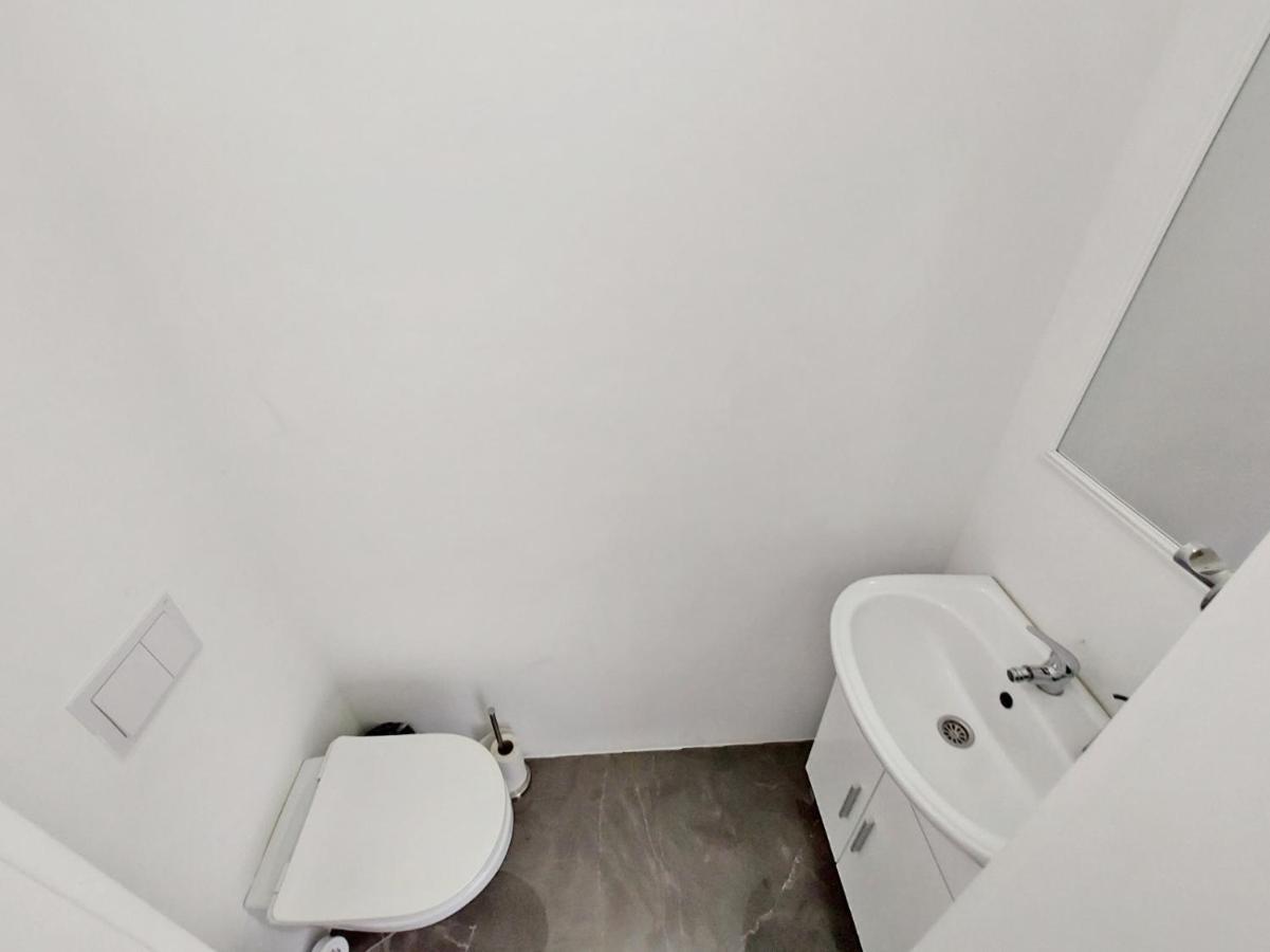 Rose Valley, Modern Studios & Apartments ลูบลิยานา ภายนอก รูปภาพ
